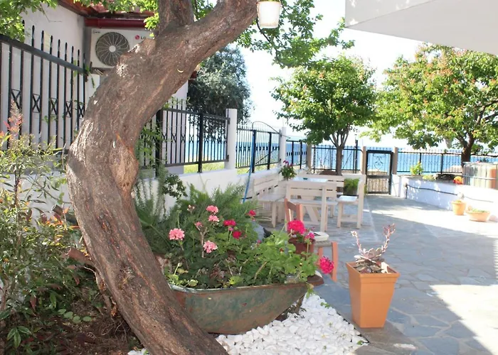 Stelios Apartments